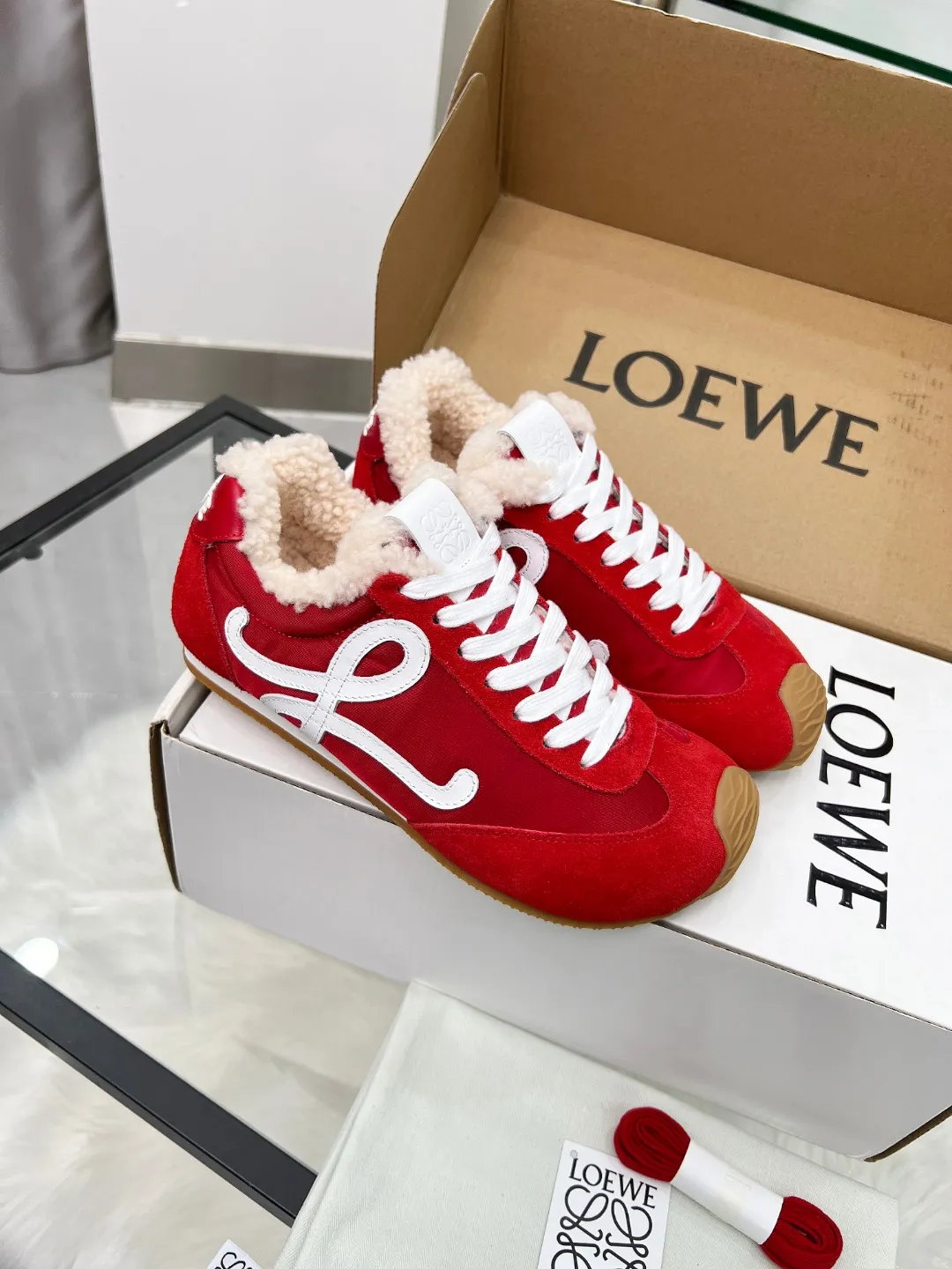 👟👟Ex-factory price 500👟👟 Male +10 2025 autumn and winter Maoli new style, the same style as Wang Yibo! Loewe Ballet Runner 2.0 sports shoes for couples, moral training shoes, new color matching retro series running shoes, standard size: women's size 35-40, men's size 39-45, button ➕20
